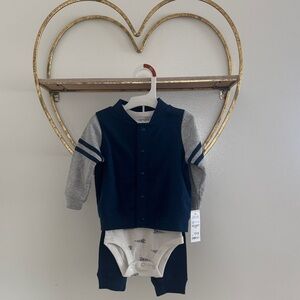 Carter's 9 Mo NWT Navy and Gray Baby Outfit